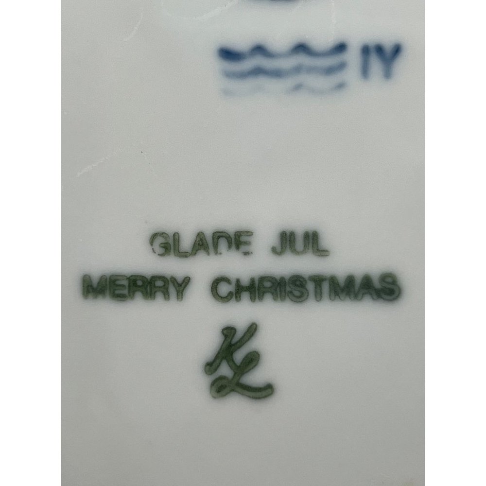 Vintage Royal Copenhagen Porcelain 7" Collector Plate, Merry Christmas - Picture 4 of 4